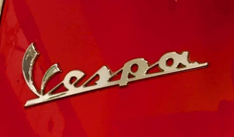 Are Vespas Automatic Or Manual?