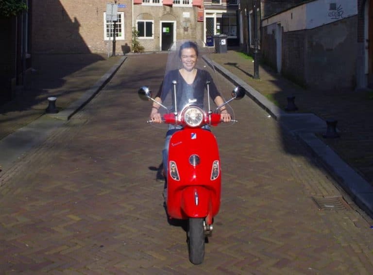 How To Ride A Vespa For The First Time?  (Automatic And Gears)
