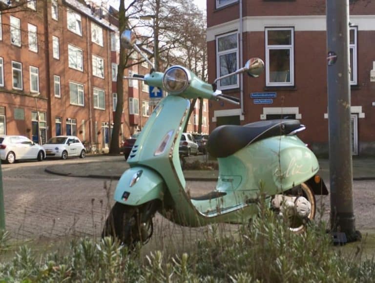 How To Park A Vespa Properly? 6 tips to safely park your scooter